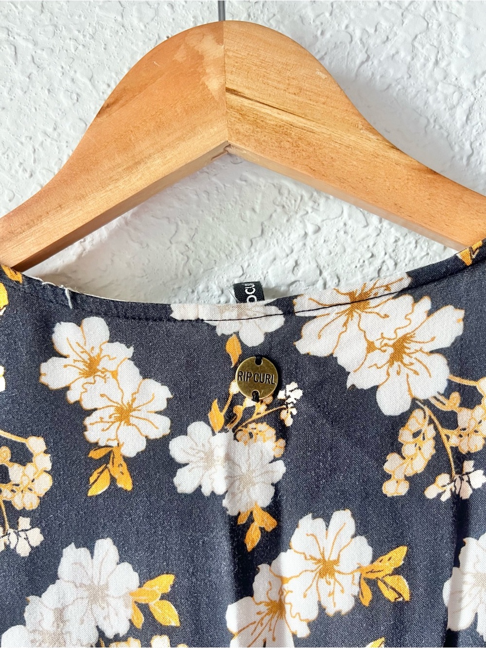 Rip Curl Gray Mustard Yellow Marigold Floral Ruffle Wrap Dress Sz L - Picture 6 of 7